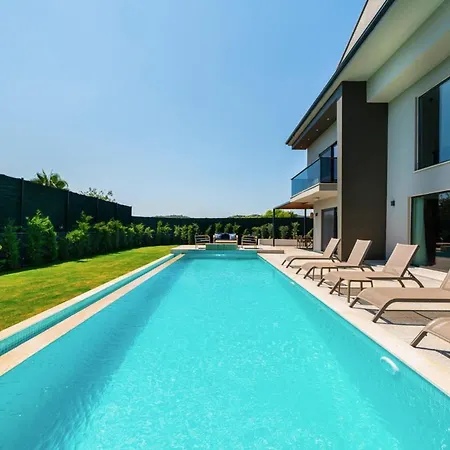Iskenderun Sleeps 7 With Pool Air Con And Wifi Villa *